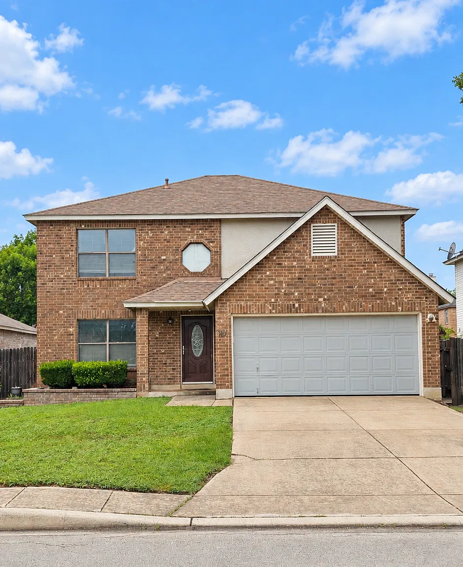 3 bed, 2.5 bath, 2096 sqft, $2,200 — Photo 1