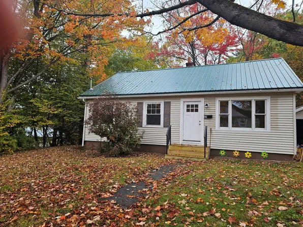 17 Carlisle Ave, Augusta, ME 04330