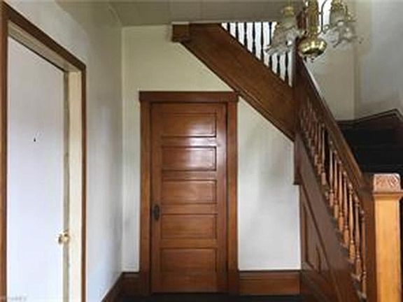 2nd image of 108 S Canal St APT A