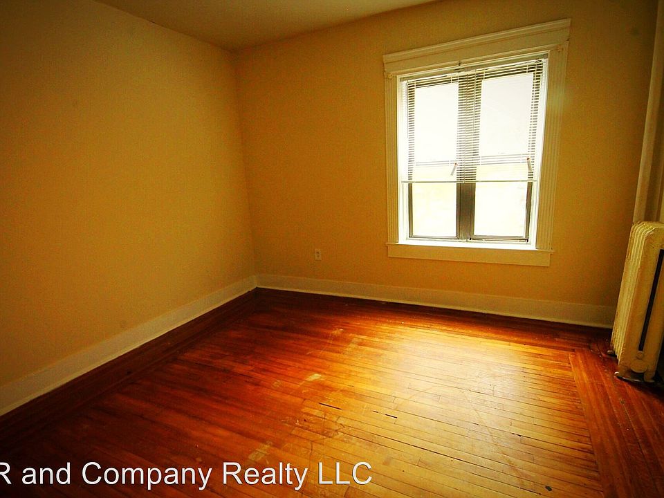 2nd image of 75 Avon Pl APT 202