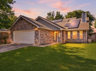 5908 Stone Meadow Ln, Fort Worth, TX 76179
