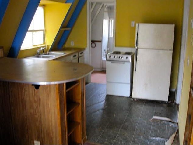 2nd image of 1311 S Main St