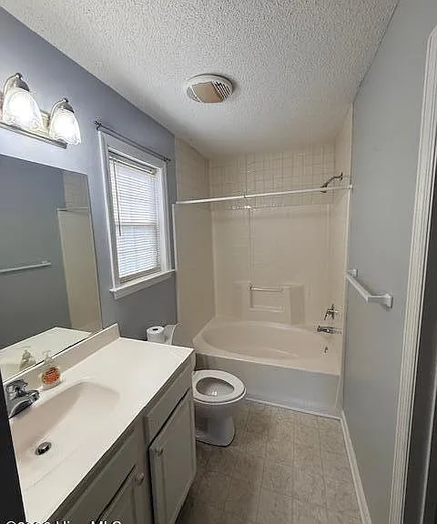 200 Commons Ct — Photo 5