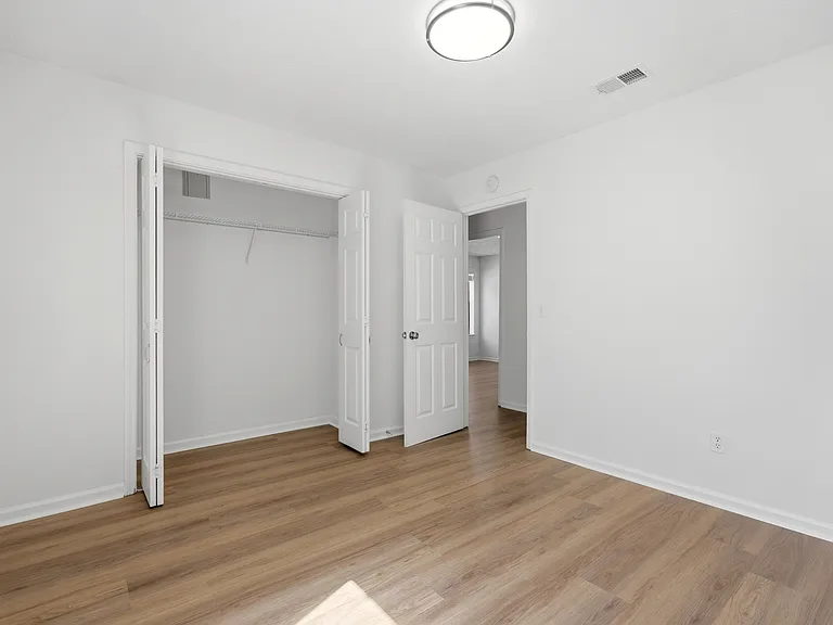 129 Sandalwood Cir — Photo 15