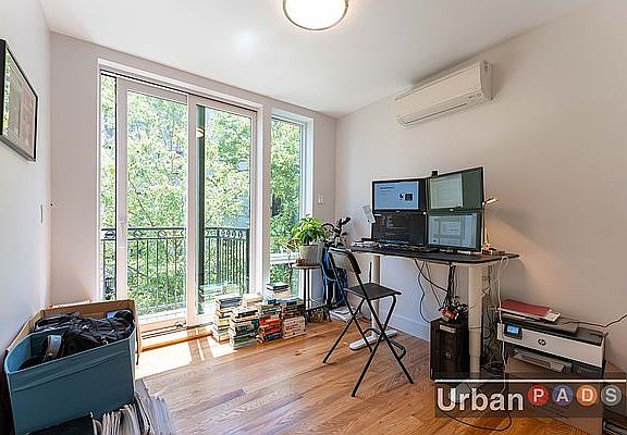3rd image of 60 Hawthorne St APT 3B