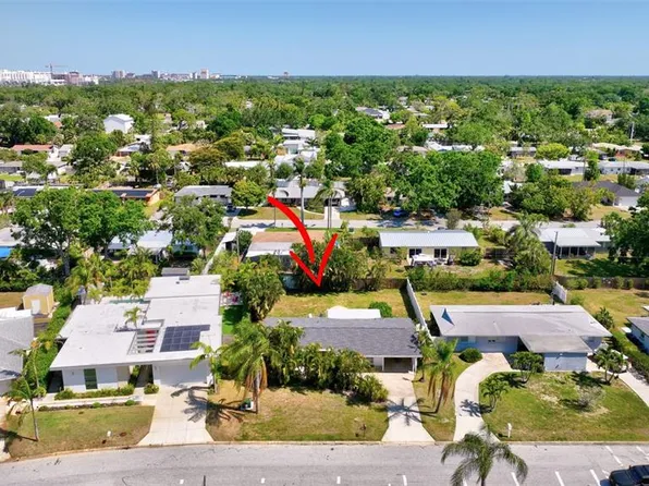 2307 Valencia Dr, Sarasota, FL 34239