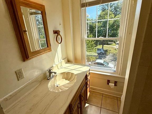 2nd image of 3825 Drake Ave #2