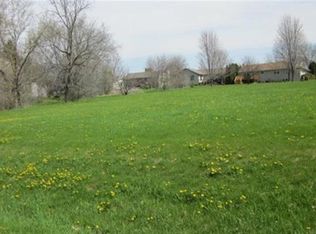 1300 Chadbourne Dr, Davis, IL 61019