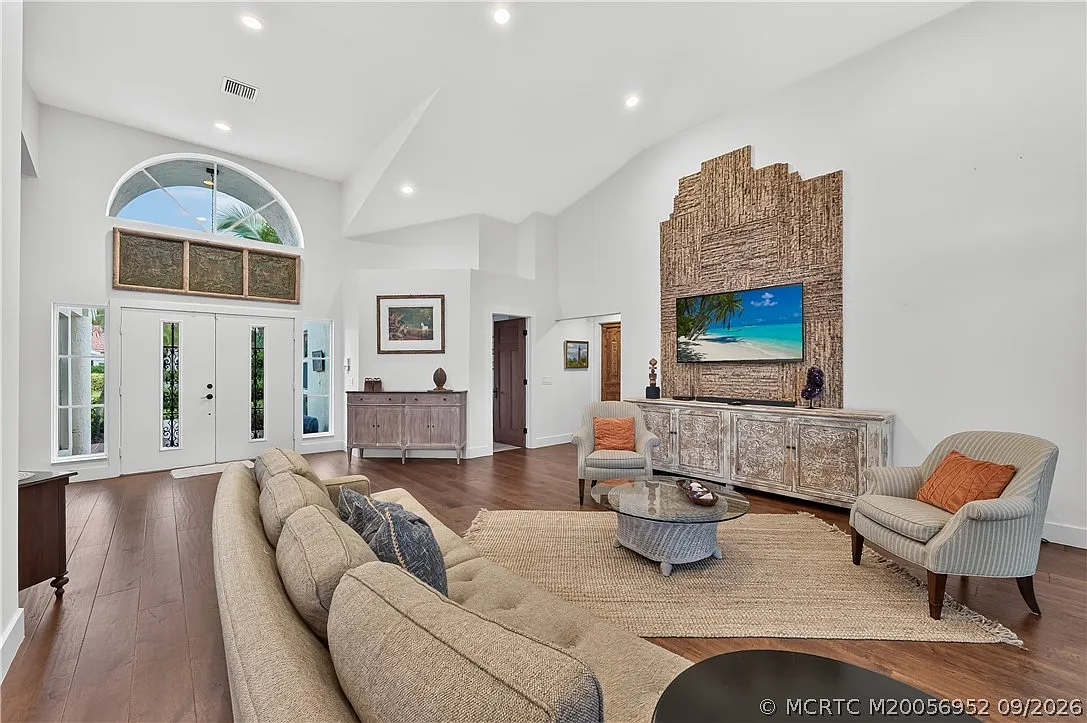 3 bed, 2.5 bath, 2198 sqft, $9,000 — Photo 4