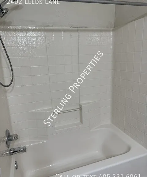 2402 Leeds Ln — Photo 29