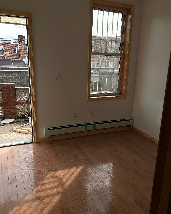 1st image of 211 Bay 11th St #2