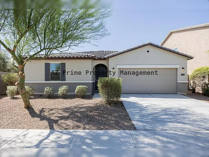 3 bed, 2.5 bath, 1901 sqft, $2,495 — Photo 2