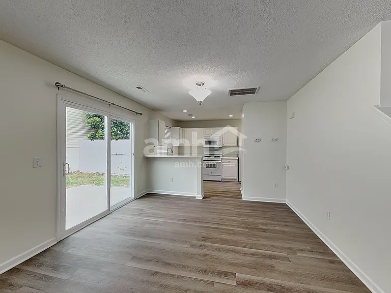 8914 Meadowmont View Dr — Photo 5