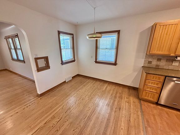 5th image of 721 Judson St
