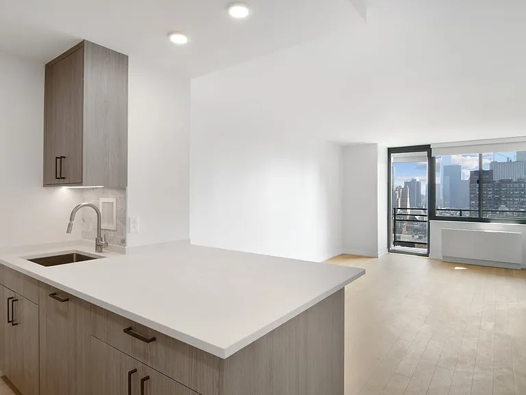 200 W 60th St #16A — Photo 8