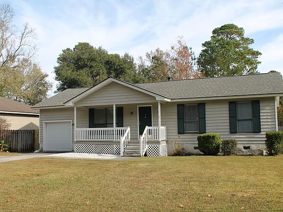 3rd image of 114 Stockbridge Dr