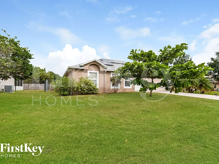 11 Coventry Ct — Photo 2