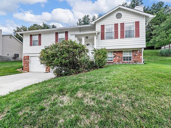 2nd image of 1736 Primrose Ln