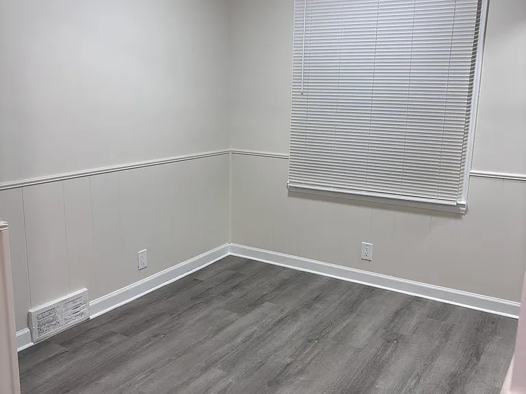 20211 Biltmore St — Photo 10