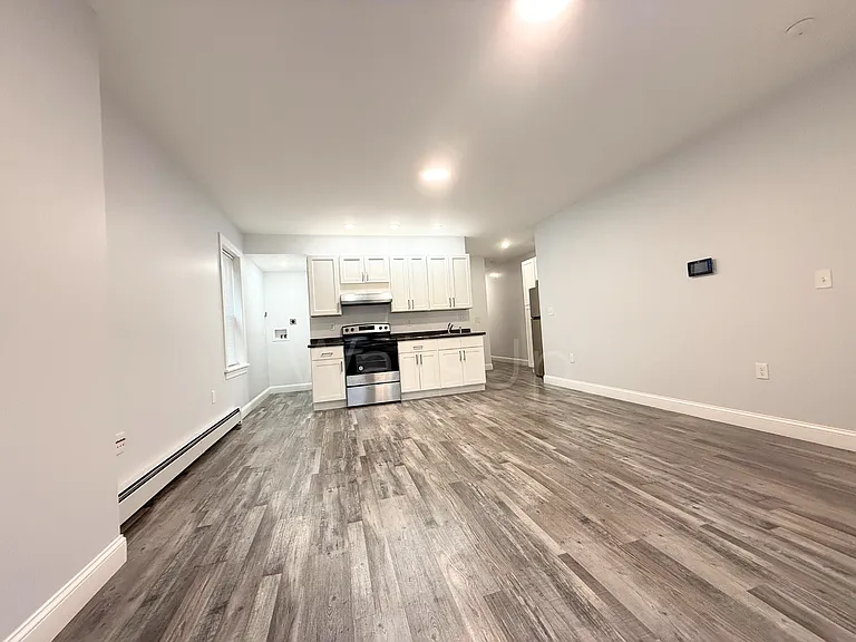 198 Homestead Ave #1 — Photo 4