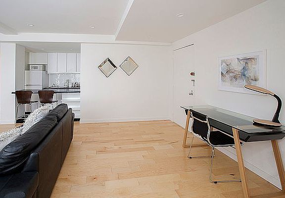 4th image of 150 W 51st St APT 1923