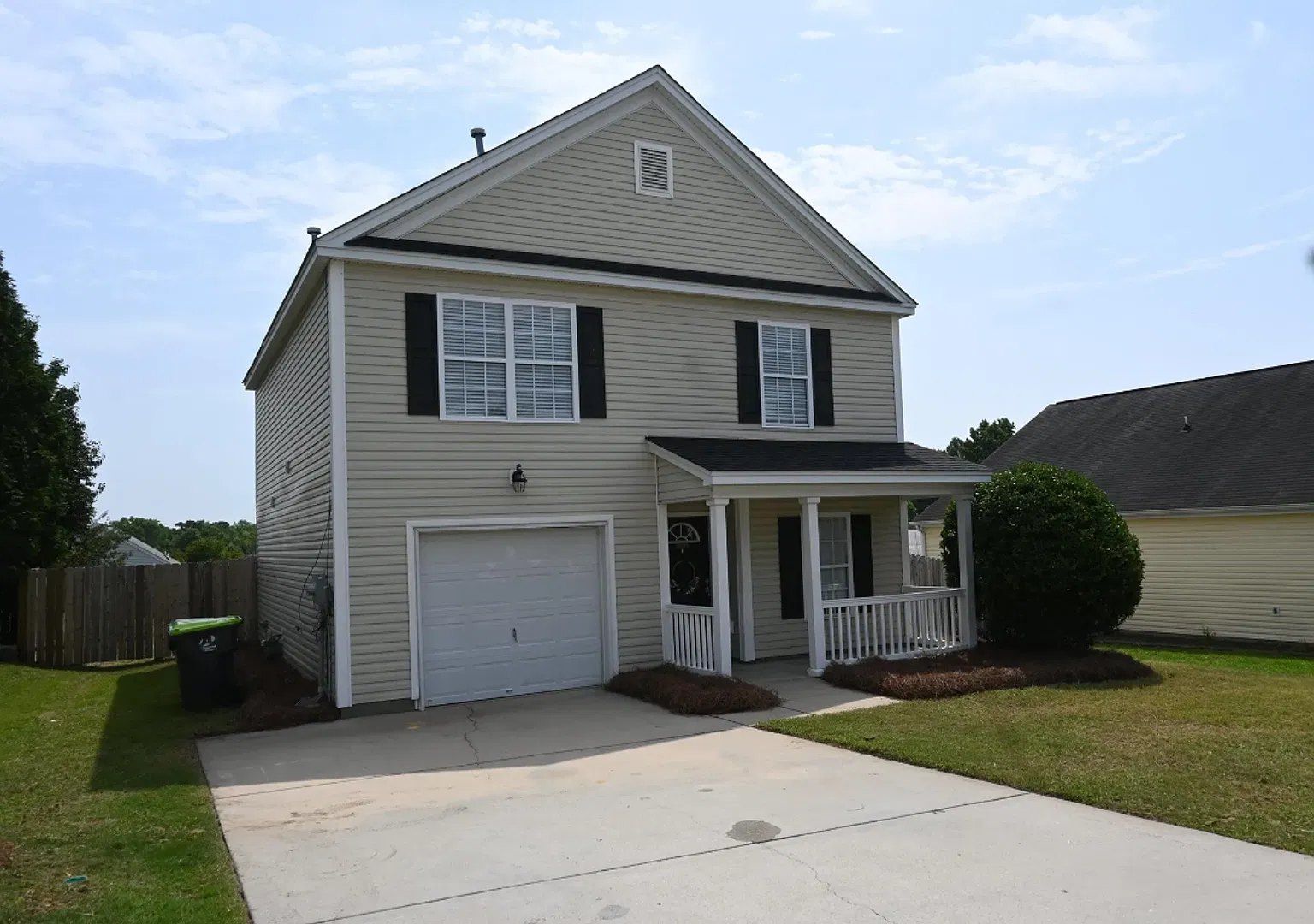 Spacious 3-Bedroom Home in Richmond Farms Community Pool & Prime Lexington Location! — Photo 3