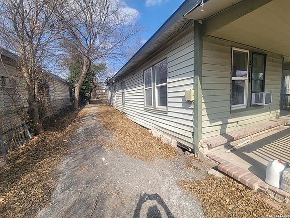 3rd image of 2111 Rivas