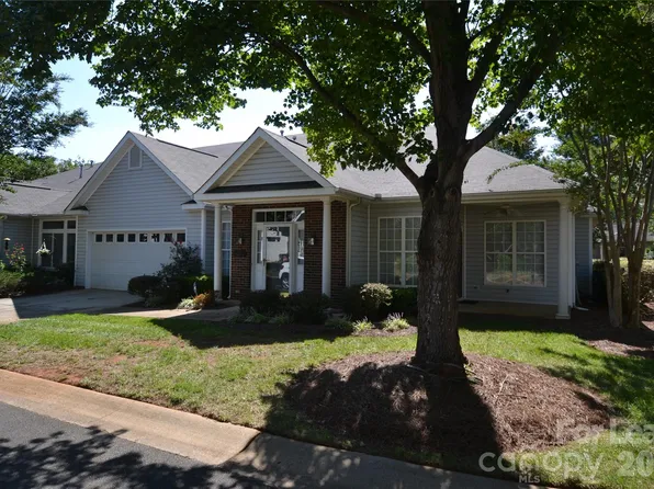 6307 Half Dome Dr, Charlotte, NC 28269