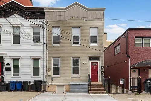 84 Griffith St #1 Photo 1