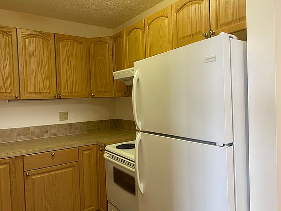 5th image of 9912 95th St #11