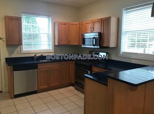 8 Dale St #2A, Andover, MA 01810