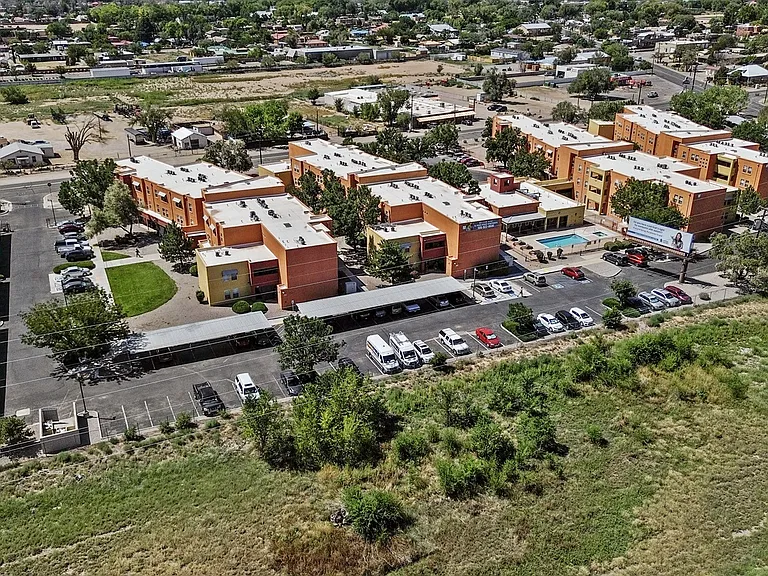 Paseo Del Sol — Photo 2