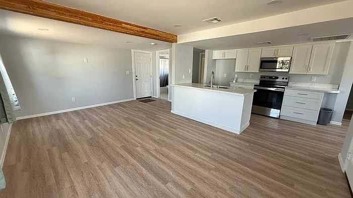 3 bed, 3.0 bath, 1354 sqft, $2,195 — Photo 2