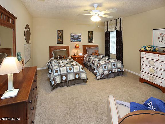 4th image of 15 Hunters Hollow Ct