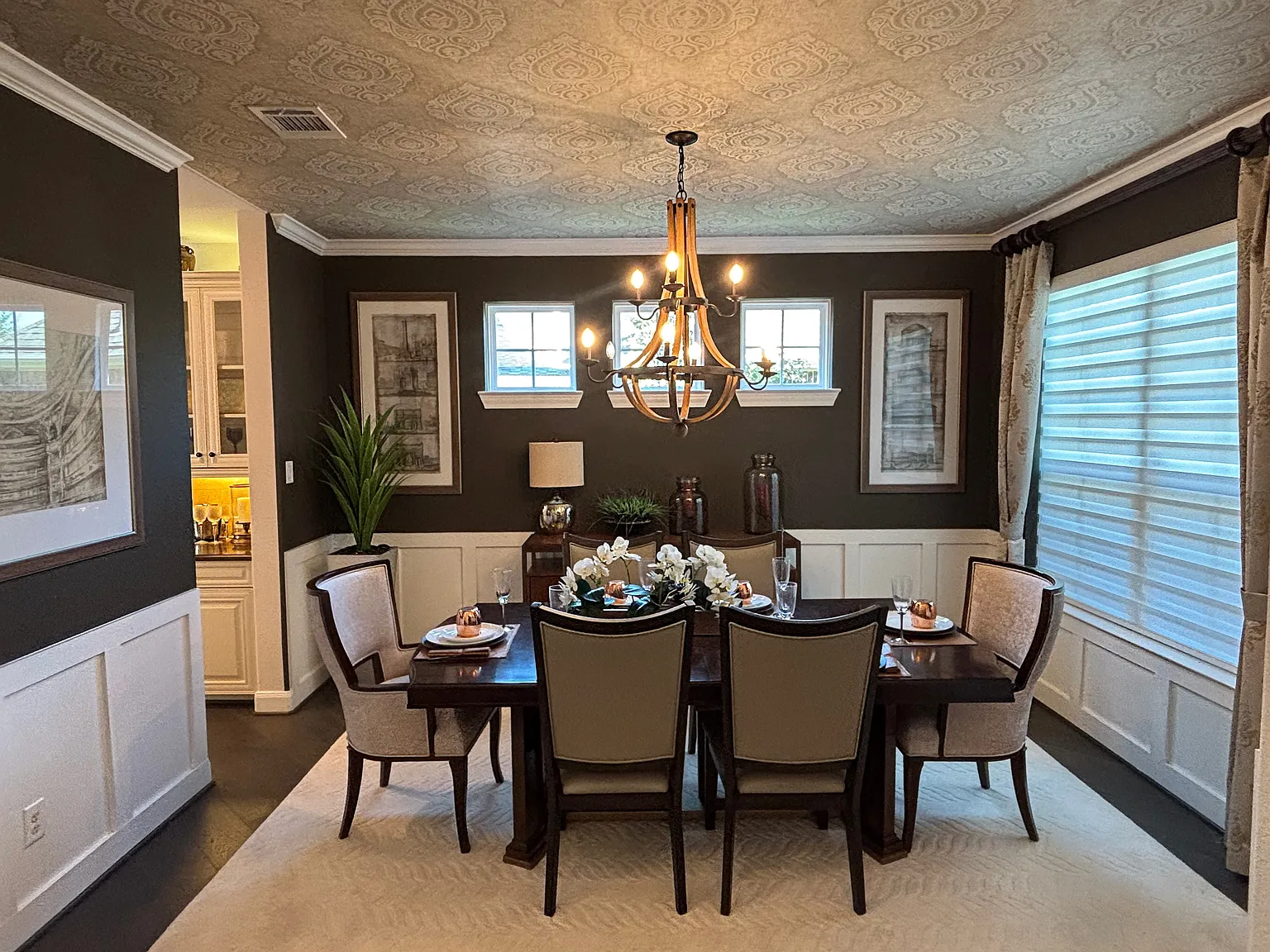 4 bed, 3.5 bath, 3799 sqft, $5,400 — Photo 4