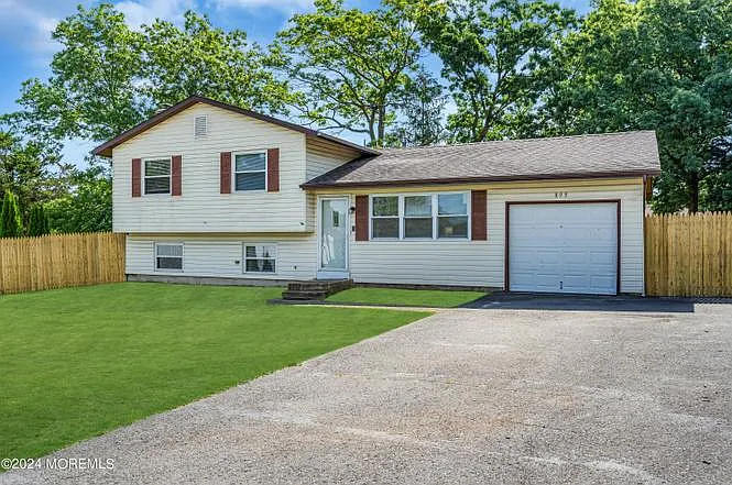 899 Nantucket Ct — Photo 22