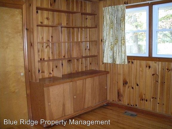 5th image of 2305 Alameda Pl