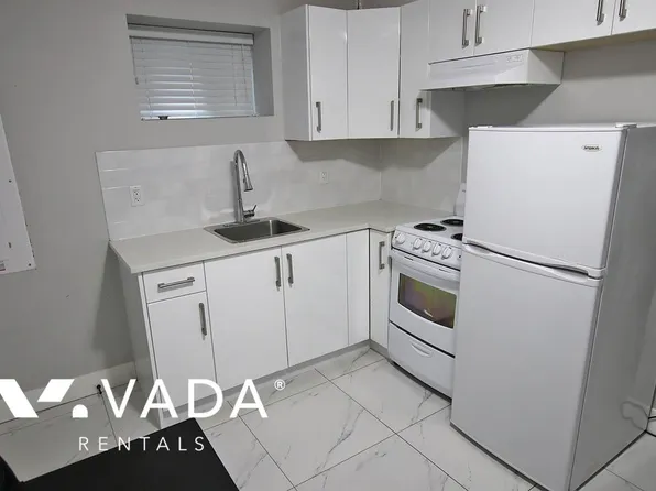 718B Renfrew St, Vancouver, BC V5K 4A5