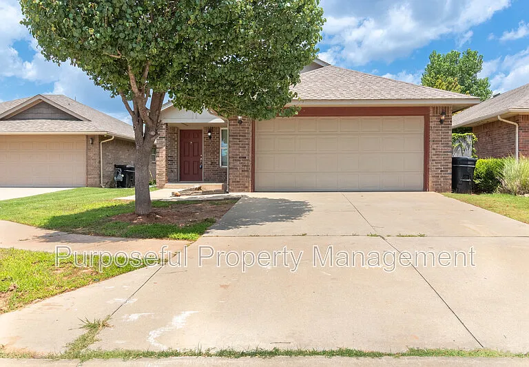 617 SW 36th St — Photo 1