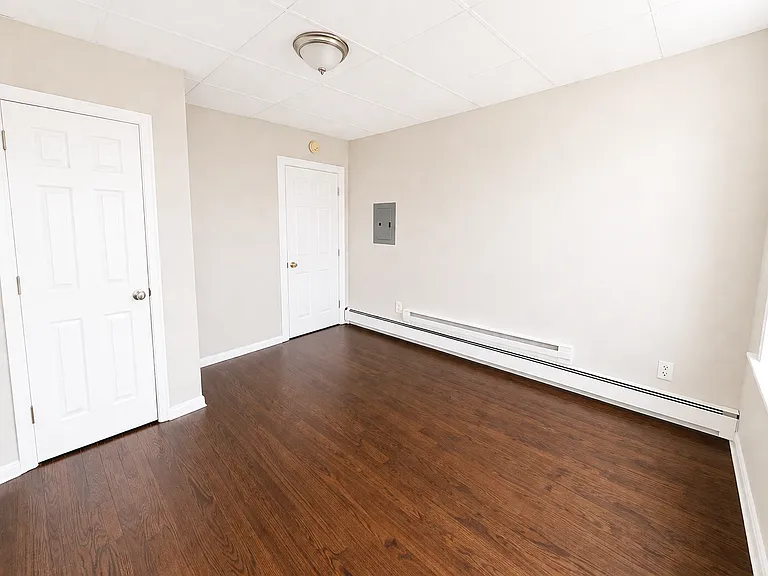 196 Parkhurst St #4 — Photo 6