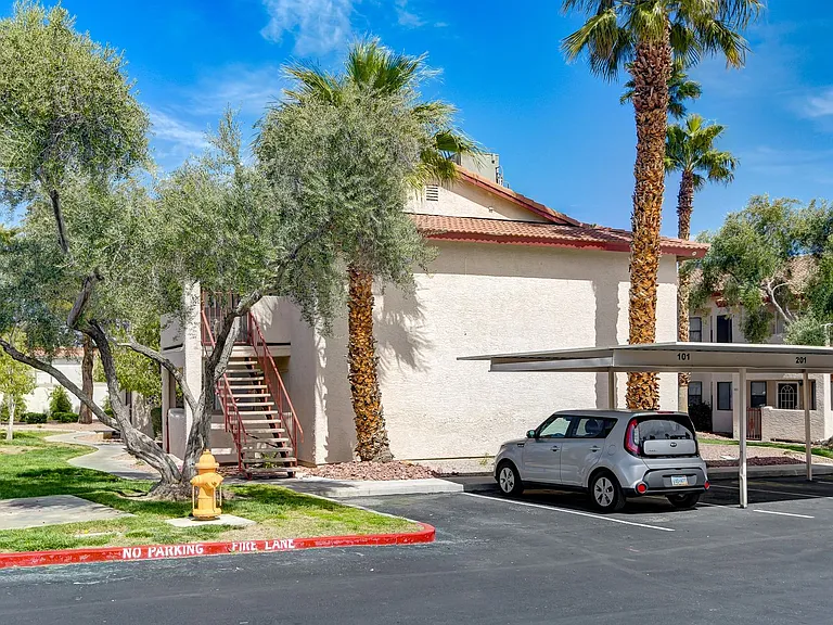 853 Rock Springs Dr #202 — Photo 2