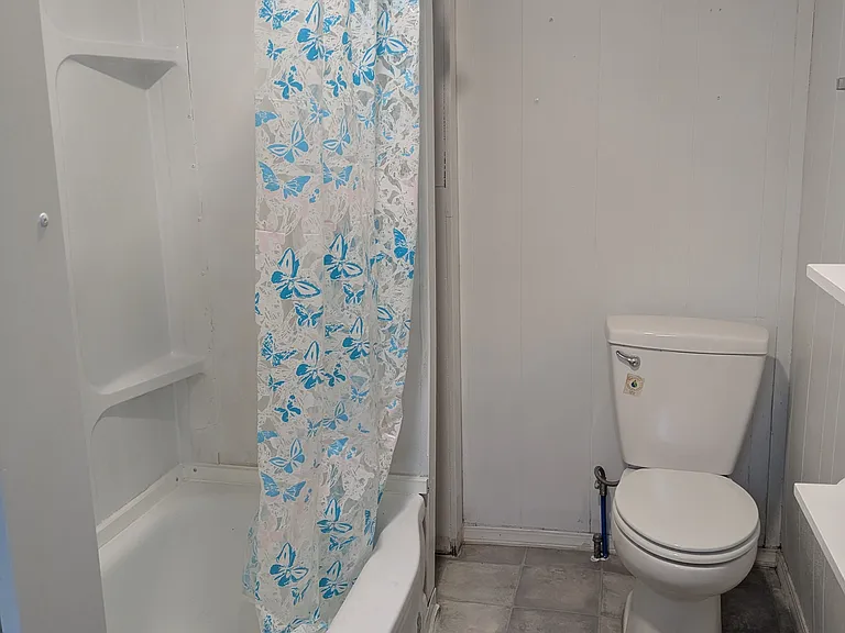 303 S 5th St #5 — Photo 7