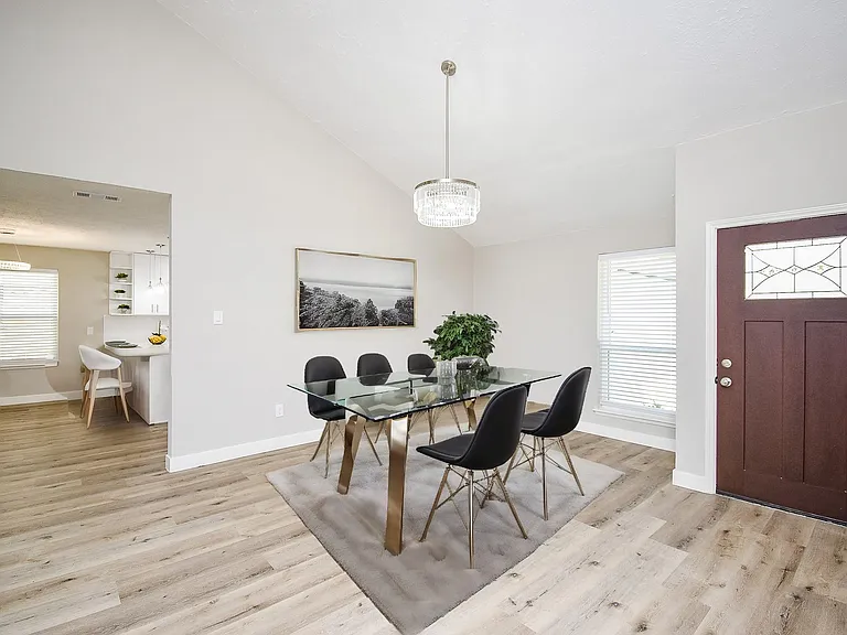 2835 Colony Dr — Photo 13