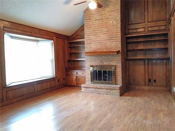 3rd image of 6 Riverview Ct