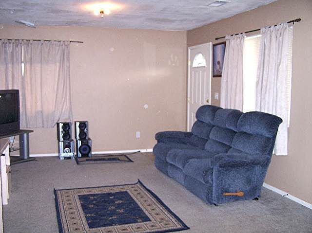 2nd image of 5 Emerald Ct