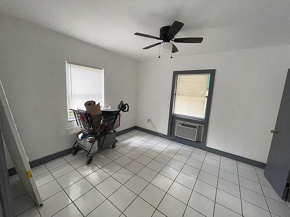 4th image of 1430 SW 27th St #7