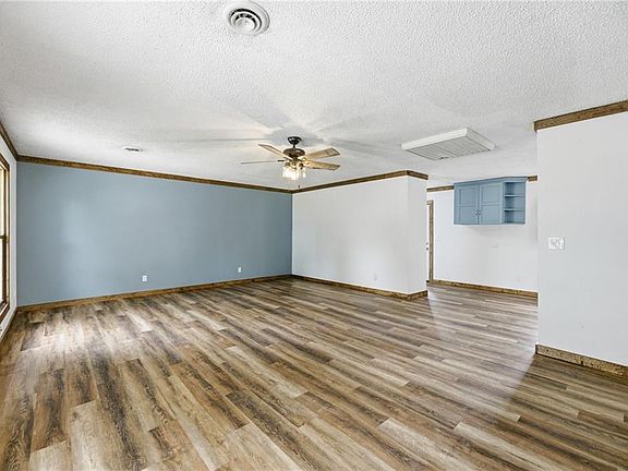 5th image of 510 E 2nd St