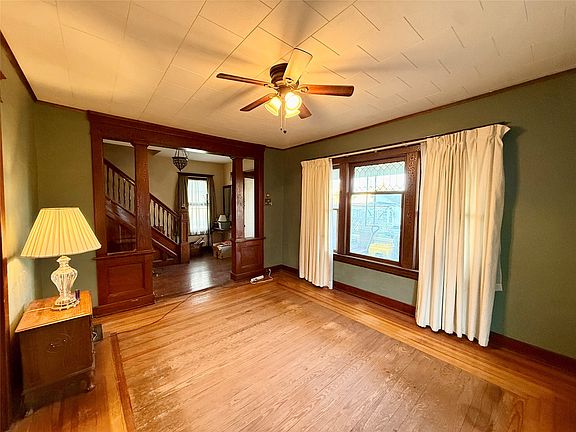 4th image of 327 Odell Ave