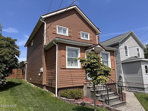 2nd image of 1120 Cambria St