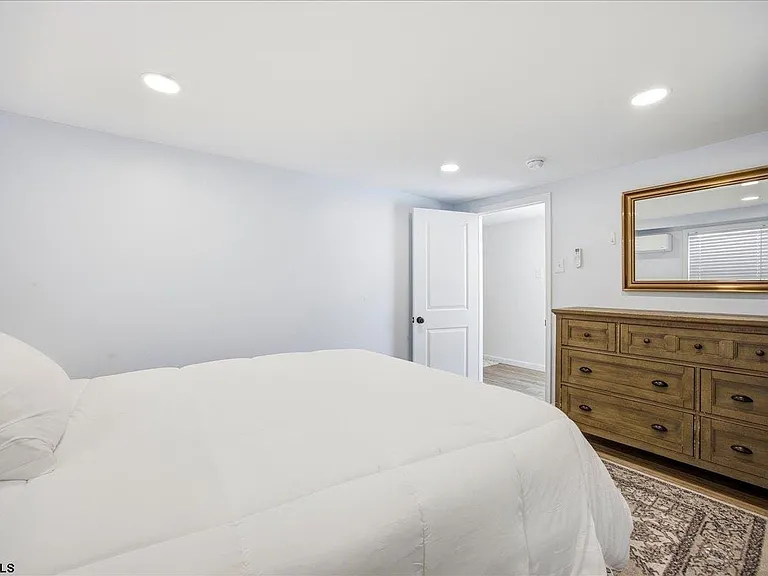 21 N Nashville Ave — Photo 11